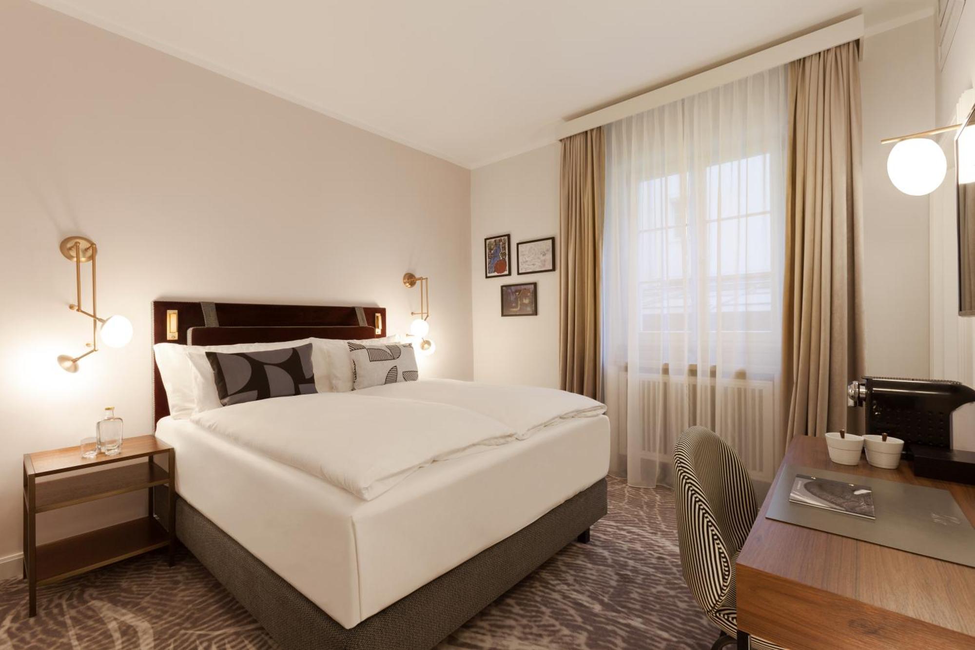 Hotel Elephant Weimar, Autograph Collection Exterior foto A room at the hotel