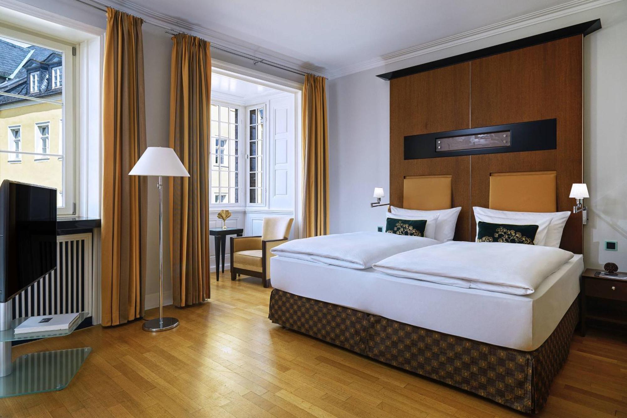 Hotel Elephant Weimar, Autograph Collection Exterior foto A room at the hotel