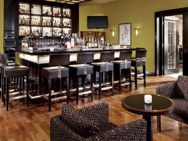 Hotel Elephant Weimar, Autograph Collection Exterior foto The bar at the Westin